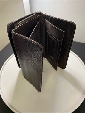 4 for $25 - Vintage Women's Brown Trifold Wallet w Zippered Coin Pockets